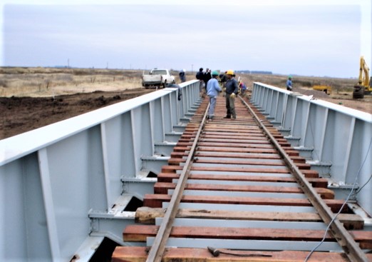 UTE Edeca Milicic / Fabricación y montaje de puentes ferroviarios