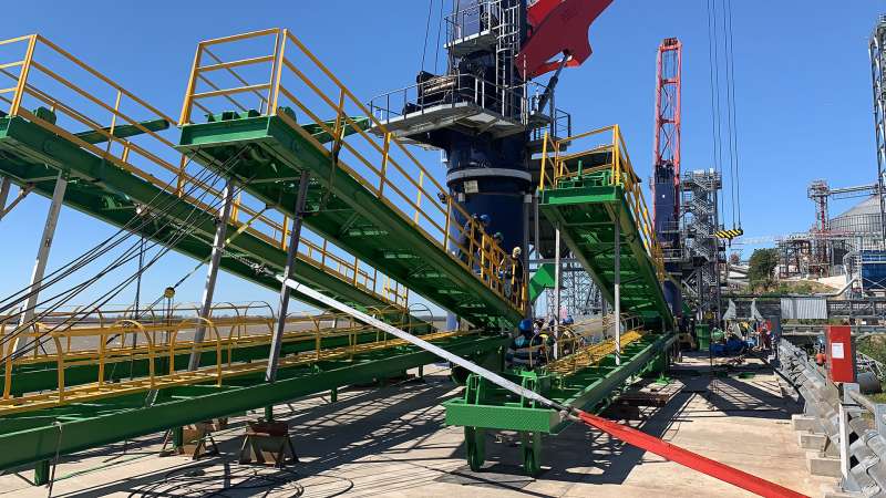 ADM Agro S.R.L. / Fabricación y montaje mecánico pescantes de tubos de carga